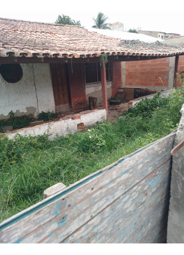 Casa De Dois Quartos E Varanda,precisando De Reforma,com Rgi