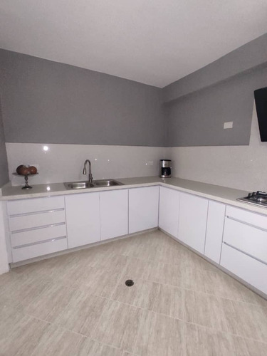 Imagen 3 de 14 de Alquila Hermoso Apartamento A Estrenar Sin Amoblar Urb. La Chimenea Andres Peña