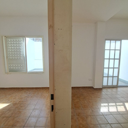 Venta Ph 2amb Con 2 Patios, Sin Expensas, Flores