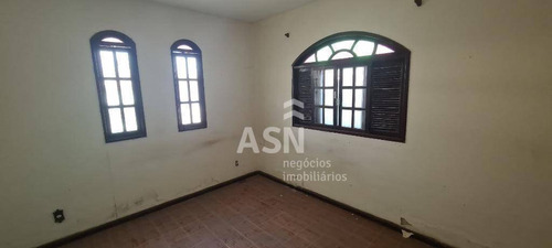 Casa Antiga Com Cômodos Amplos E Quintal No Centro De Rio Das Ostras-rj - Ca0741