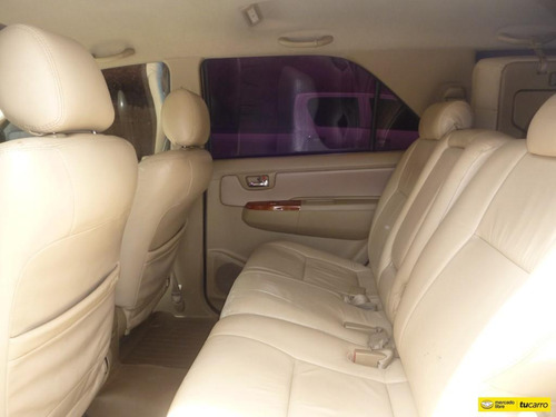 Toyota Fortuner .