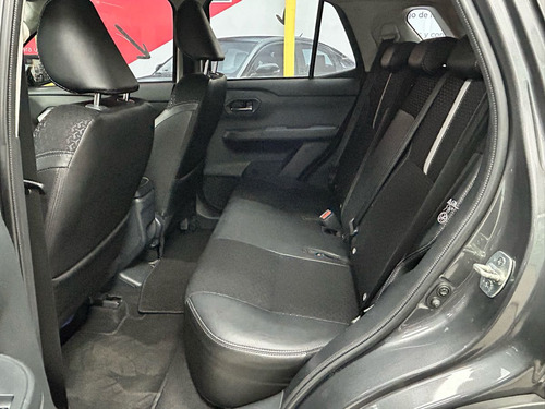 Toyota Yaris 4p Sedán Base L4/1.5 Aut