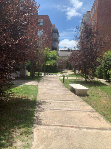 Apto En Venta Con Renta Nostrum Prado De 2 Dormitorios Con Parrillero Y Cochera