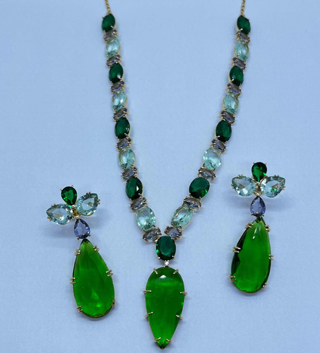 Colar Luxo Gota Pedra Cor Esmeralda Com Maxi Brinco Semijoia Cor Verde