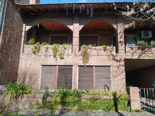 Imagen 1 de 19 de 505 Entre 19 Camino Gral Belgrano - Casa De 3 Dormitorios En Venta En Gonnet-