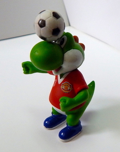 Imagen 2 de 2 de Mario Bros Gashapon Yoshi Cabeceando Manchester United Mu