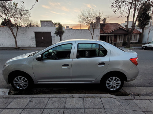 Renault Logan life 1.6 1.6