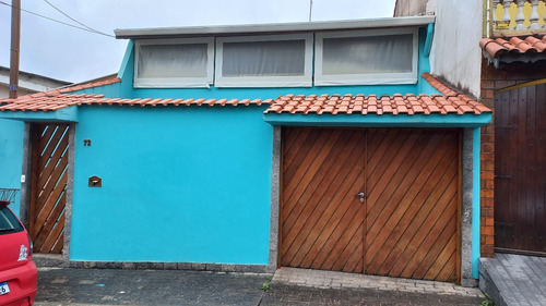 Casa Grande E Espaçosa Com Terraço E Churrasqueira Com Ótima Localização