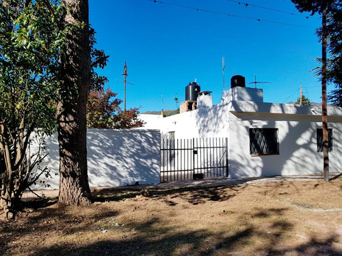 Imagen 3 de 15 de Casa En Venta De 2 Dormitorios Y Amplia Cochera En Bialet Massé