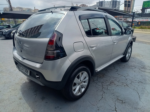 Renault Sandero Stepway SANDERO STEPWAY HI-FLEX 1.6 16V 5P
