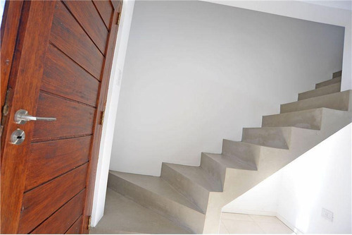 Imagen 8 de 30 de Dúplex Venta - 2 Dormitorios 2 Baños 2 Cocheras - 120 Mts2 Totales - City Bell