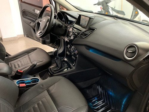 Ford Fiesta Kinetic Design 1.6l Titanium Mt(señado)