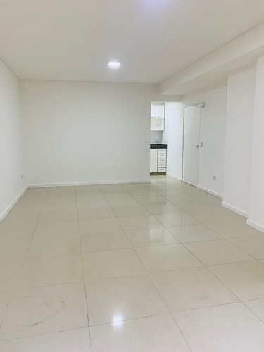 Monoambiente En Alquiler Con Patio Ubicado A Metros Del Subte B Zona Villa Urquiza