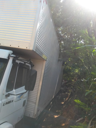 Mercedes Benz L1418r - Branco - 2001 - Truck Baú -