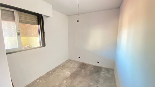 Venta Casa Con Deposito Y Locales En Palomar