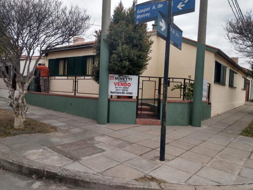 Imagen 1 de 21 de Casa En Venta En B° Las Palmas - 9 De Julio Al 4200