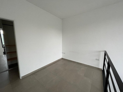 Imagen 6 de 13 de Departamento Loft 40 M2 Con Balcón Y Cochera - Moreno Sur