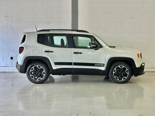 Jeep Renegade Renegade Sport 1.8 4x2 Flex 16V Aut.