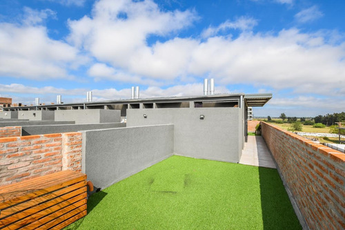 Departamento De 2 Dormitorios En Venta - Duplex - Tierra Nueva - Fisherton