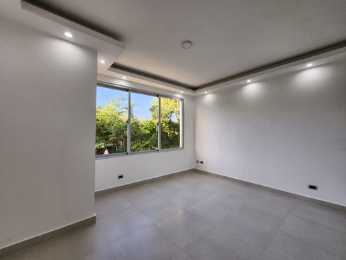 Vendo Exclusivo Y Elegante Complejo De Villas Y Townhouses En Juan Dolio A 3 Minutos De La Playa Hemingway, República Dominicana