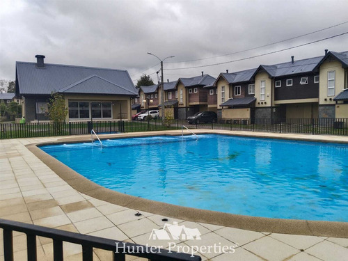 Casa En Venta De 4 Dorm. En Pucón