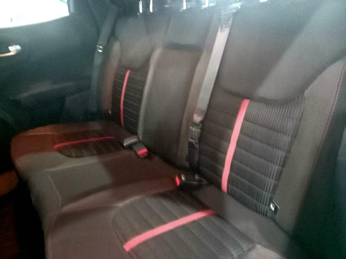 Imagem 6 de 13 de Fiat Toro Freedom 1.8 At6 4x2 (flex) Flex Automático