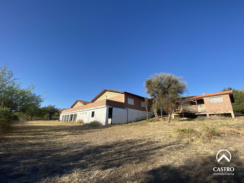 Hotel Sobre Los Mandarinos, Carpintería.