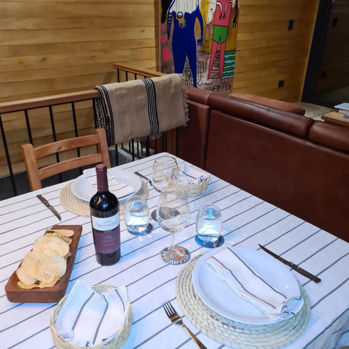 Casa En Venta - 3 Dormitorios 3 Baños - 2.100mts2 - San Martín De Los Andes