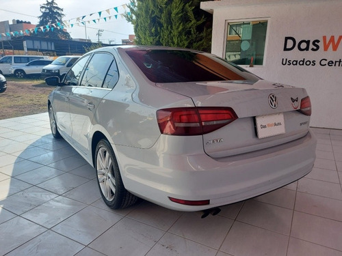 Imagen 14 de 15 de Volkswagen Jetta 2017 2.5 Sportline Tiptronic At