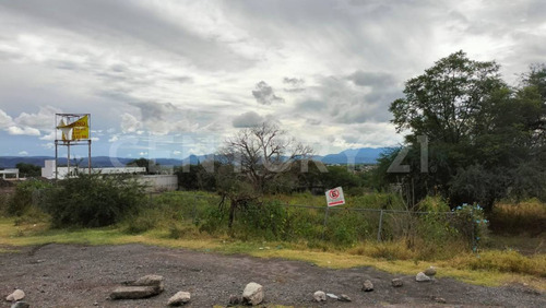 Venta De Terreno De 2700m2 En Zona Muy Comercial En Izucar De Matamoros!!