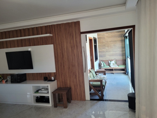 Imagem 4 de 20 de Ampla Casa Duplex