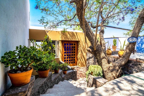 Hermosa Casa Colonial Semi Amueblada