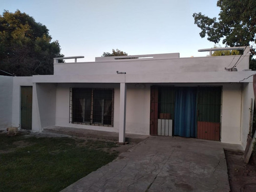 Casa En Venta En G. Catán.