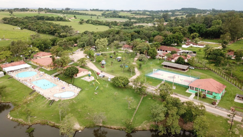 Chalé Encantador Com Vista Para O Lago - Itú/sp (paineras) Porteira Fechada