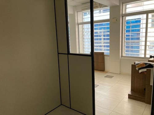 Imagem 2 de 10 de Sala Comercial De 74m² No Centro Da Cidade - Sa0799