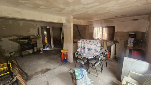 Venta Casa B° Los Perales - 760 M² - 5 Dormitorios
