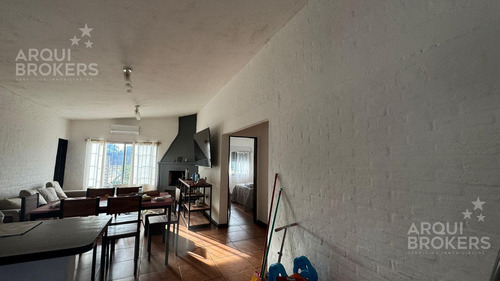 Casa De Tres Dormitorios En Alquiler En La Floresta