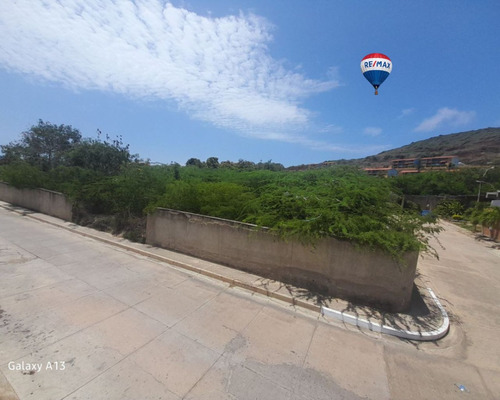 Re/max 2mil Vende Terreno En Sector Potrero, Pampatar, Mun. Maneiro, Isla De Margarita, Edo. Nueva Esparta