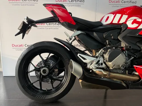 Ducati Streetfighter V2