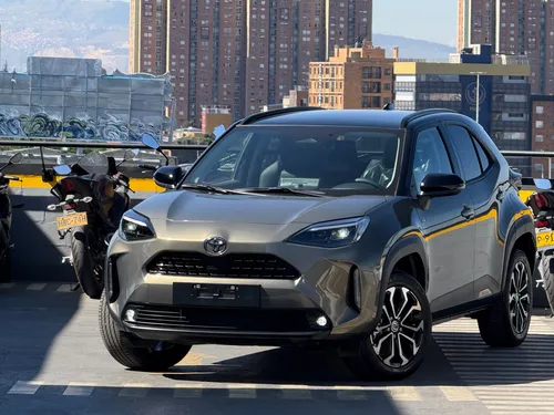 Yaris Cross Hibrida Color Bronze Metallic