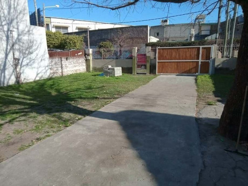 Imagen 2 de 5 de Galpon Con Vivienda En Venta En Gregorio De Laferrere