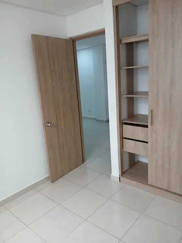 2 Habitación, Cocina Integral, Closet Estudio