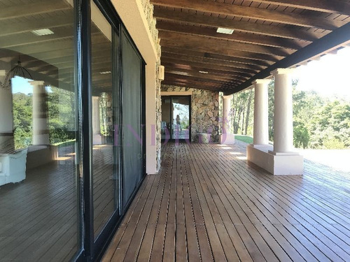 Casa En Las Cumbres, 3 Dormitorios Con Hermosa Vista- Ref: 203