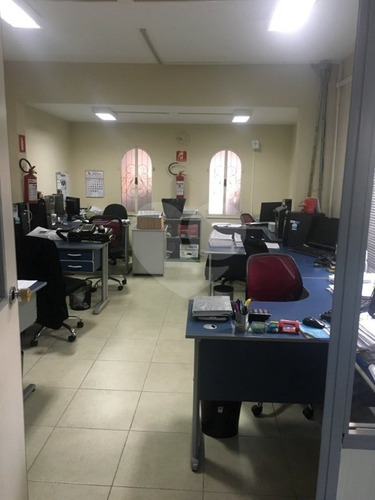 Imagem 3 de 13 de Ótimo Sobrado Em Zona Comercial. Agende Uma Visita - Reo346159
