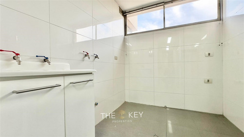 Departamento En Venta De 4 Dorm. En Vitacura