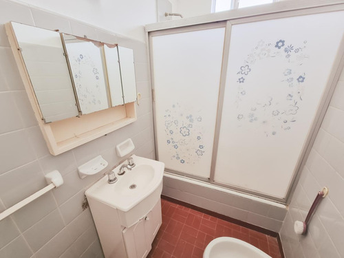 Imagen 10 de 17 de Oportunidad !! Venta - Departamento 2 Ambientes Con Cochera Fija Cubierta - Vicente Lopez