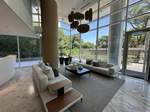 Venta Con Renta Apartamento 2 Dormitorios En Edificio Joy. Garage