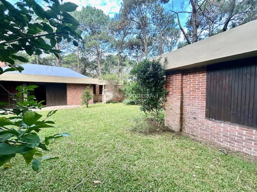 Venta Casa 3 Dormitorios Y Dependencia De Servicio