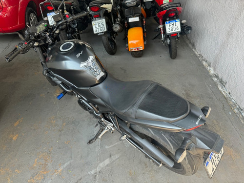 Suzuki Sh650a 2019 Com 25.000 Km Preta