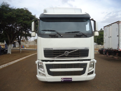 Imagem 2 de 10 de Volvo Fh 420 4x2